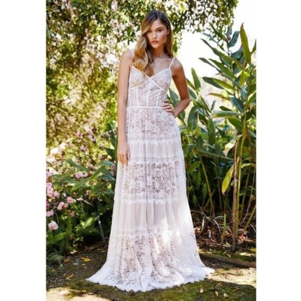 ✨ NWT Tadashi Shoji Tatiana Strap Lace Gown ✨